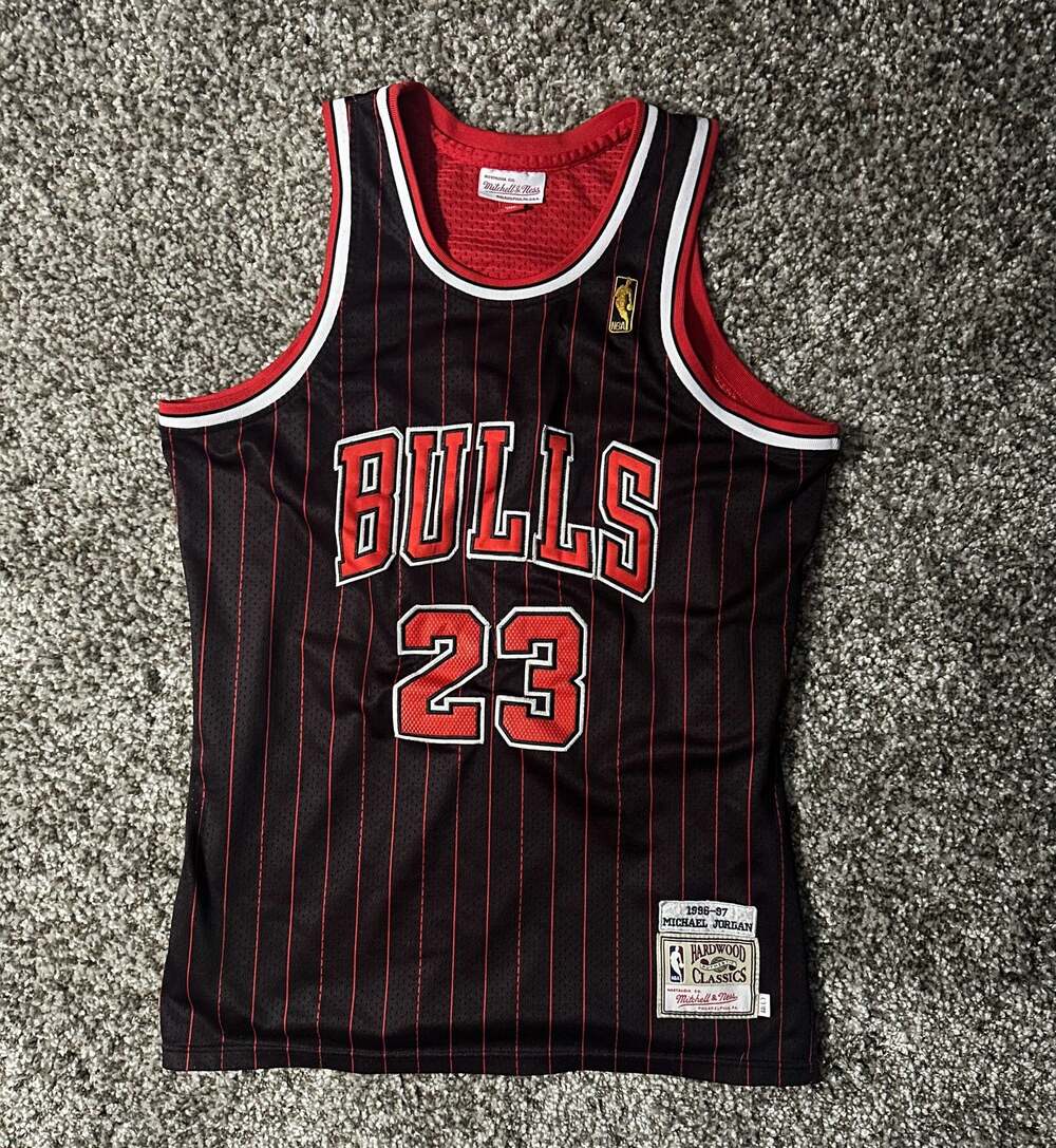 AUTHENTIC Mitchell & Ness Michael Jordan Chicago Bulls 1996-97 Hardwood Classics